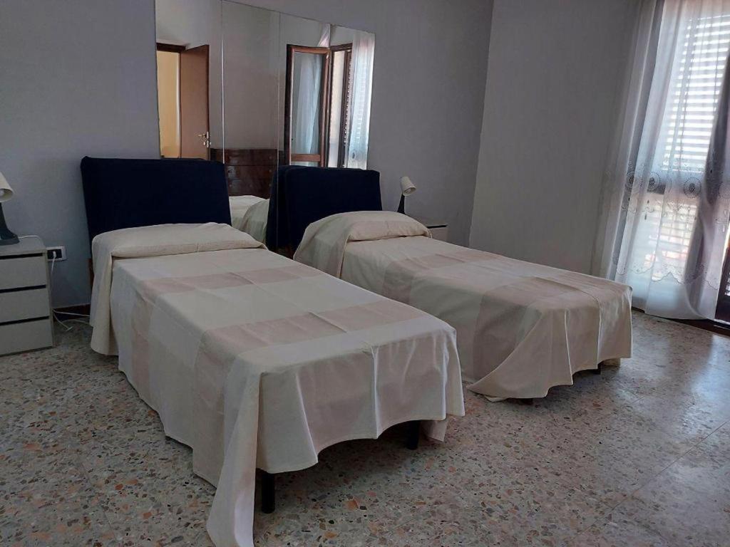 House Costa Panzió Messina Kültér fotó
